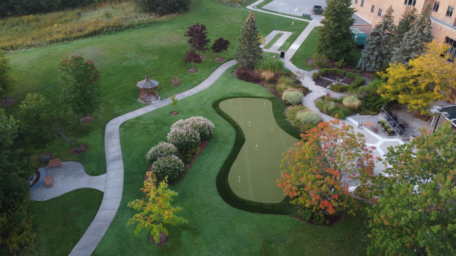 A bird's eye view of the outdoor hospital grounds at Parkwood Institute